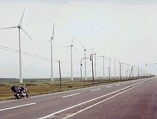 オロロン街道沿いの風車